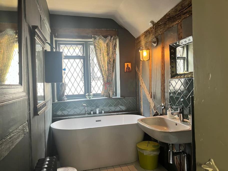 Hastings Old Town. Cottage - By The Sea Extérieur photo